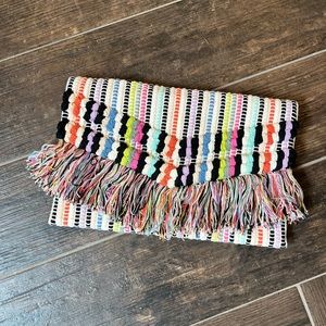 Stella & Dot retired Taj clutch